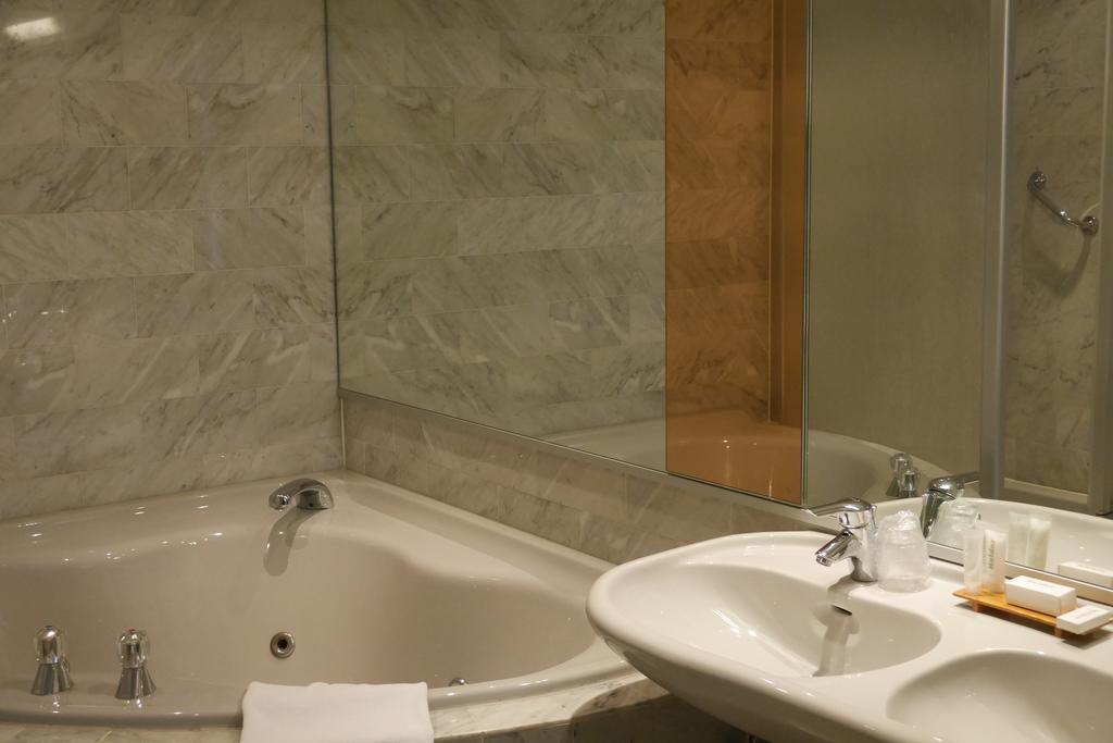 Crown Hotel